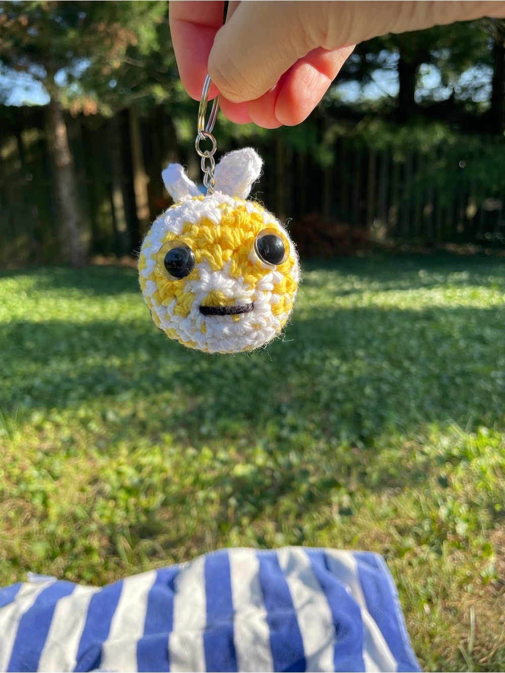 Handmade Yellow & Black mini Bee Plush Keychain - Picture 10 of 11